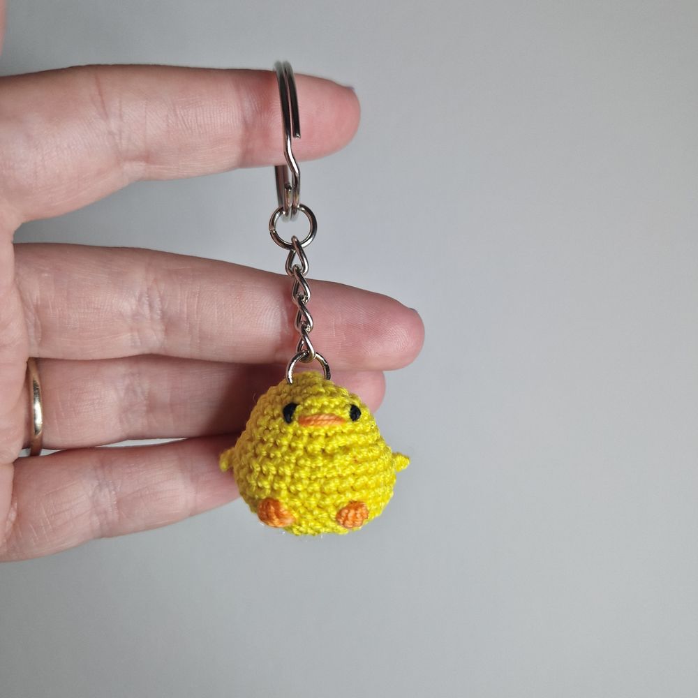 Microcrochet yellow Chick bird keyring